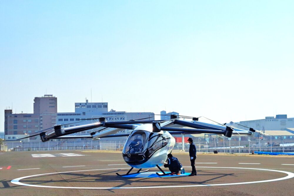 空飛ぶクルマ01
